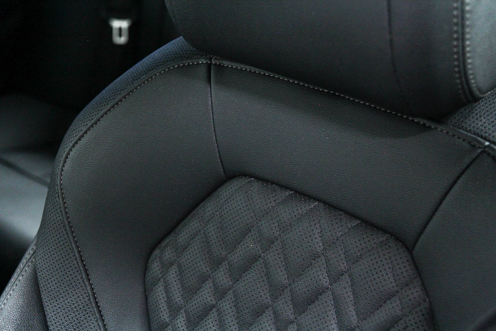 Certified 2023 BMW 530e w/ Premium Package RWD image 25