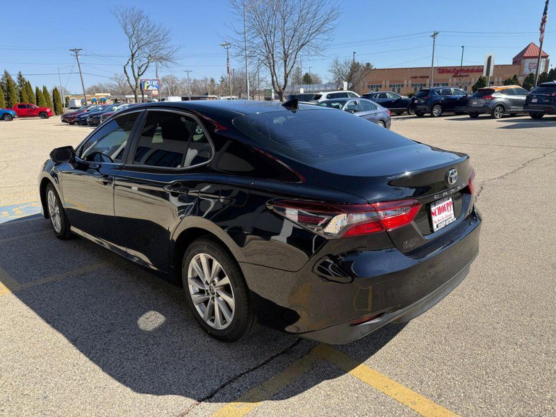 Used 2021 Toyota Camry LE FWD image 7