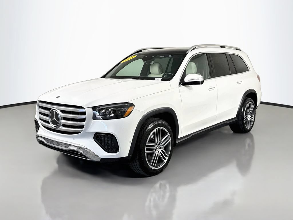 Used 2025 Mercedes-Benz GLS 450 4MATIC image 3