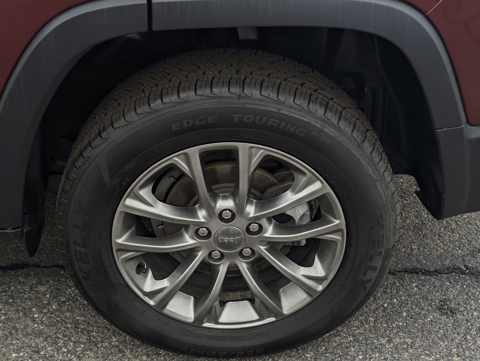 Used 2019 Jeep Cherokee Latitude Plus FWD image 7