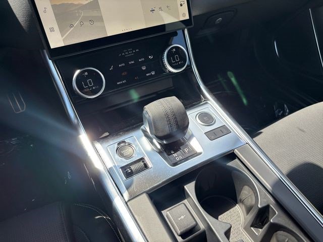 New 2024 Jaguar XF R-Dynamic SE AWD/4WD image 24