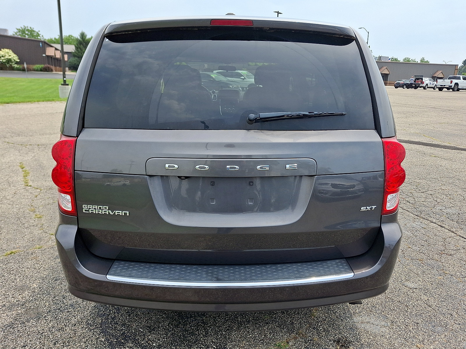 Used 2020 Dodge Grand Caravan SXT FWD image 14