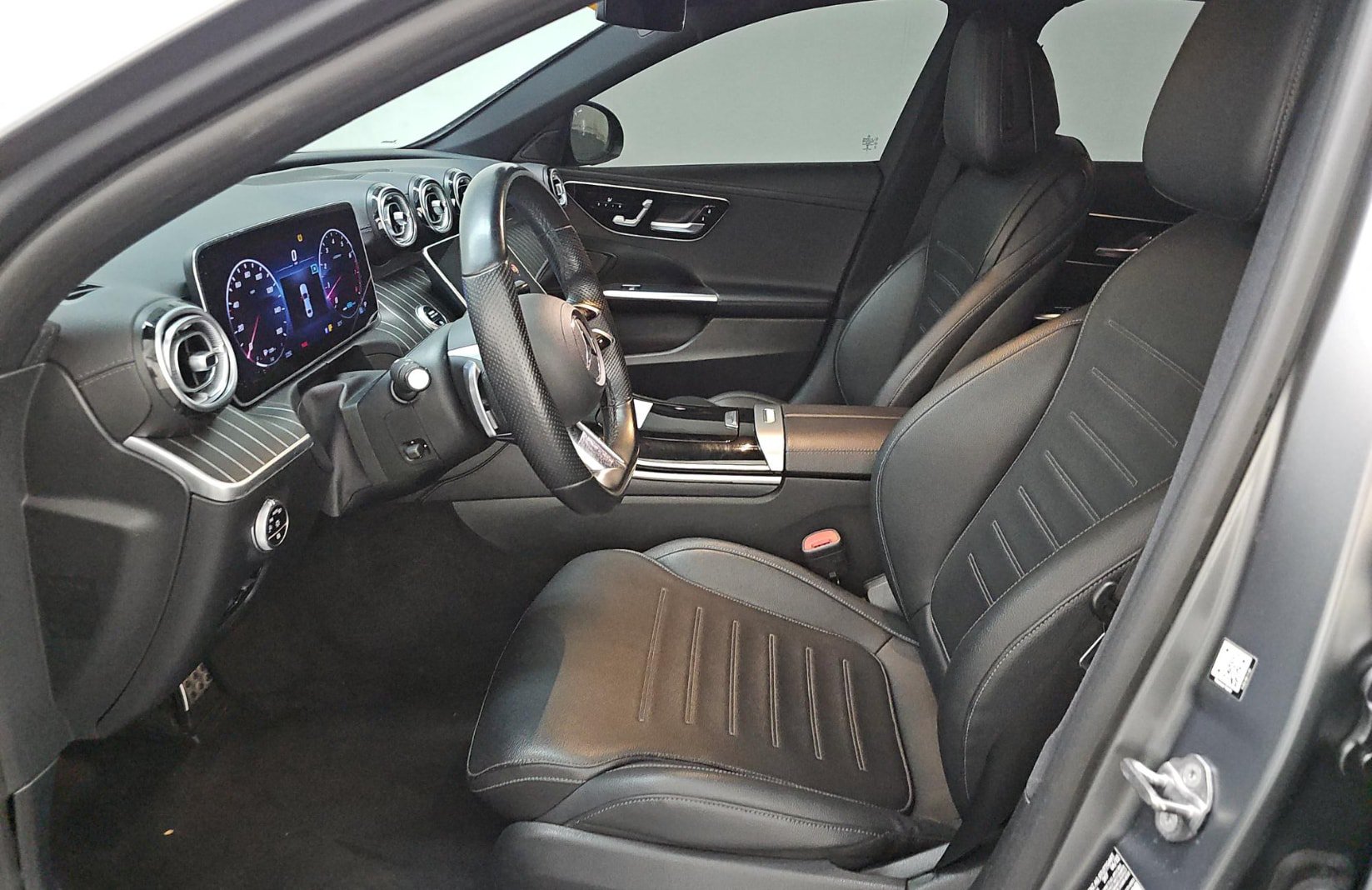 Used 2022 Mercedes-Benz C 300 Sedan w/ AMG Line w/ Night Package image 4