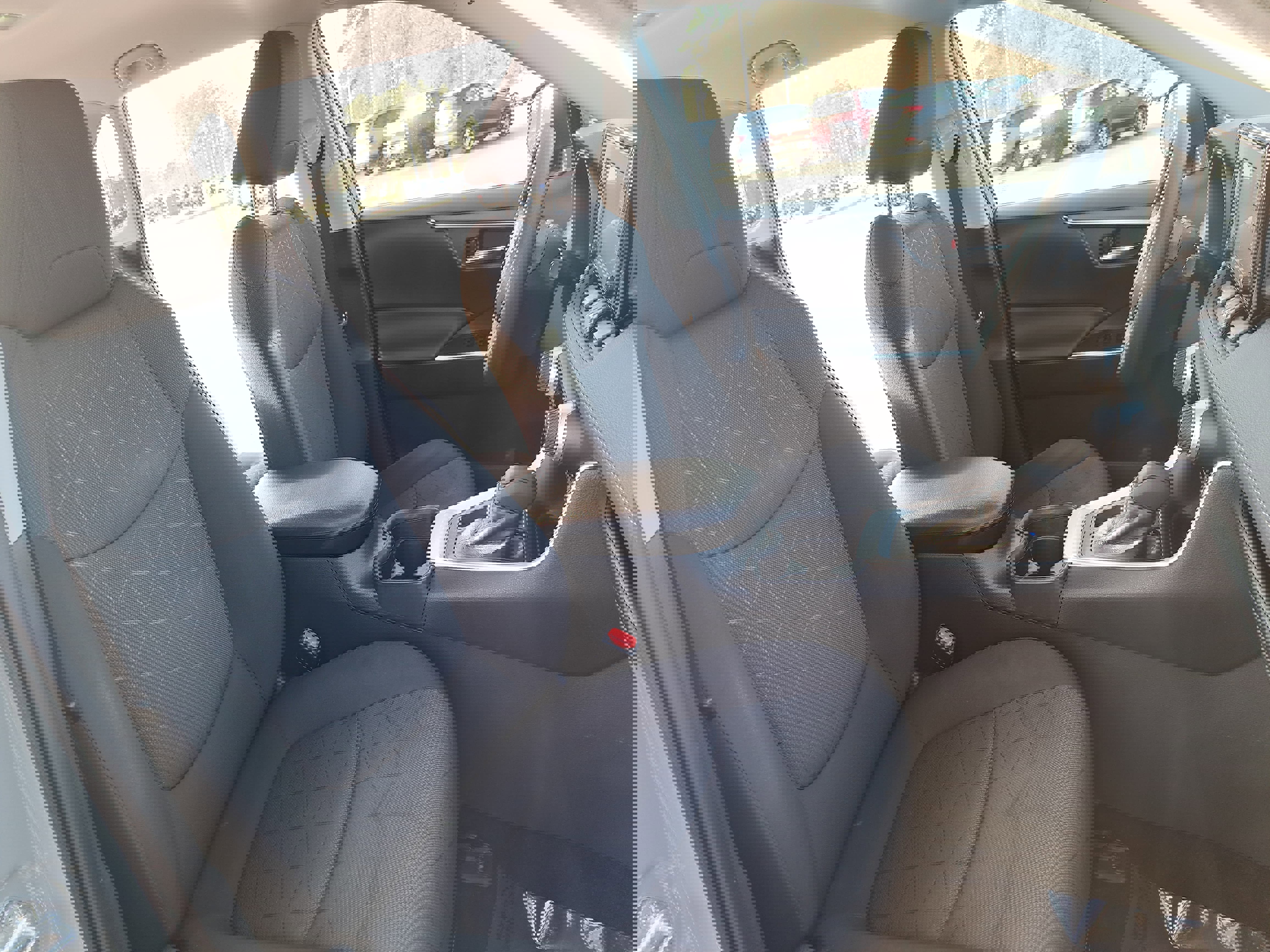 Used 2021 Toyota RAV4 XLE image 10