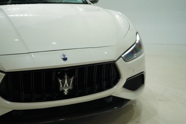 Used 2022 Maserati Ghibli Trofeo image 9