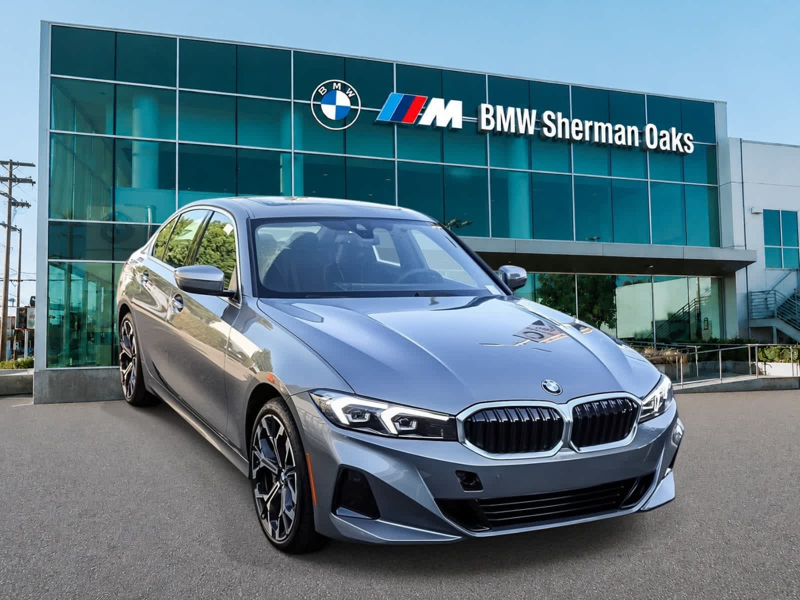 Used 2026 BMW 330i Sedan w/ Premium Package RWD image 3