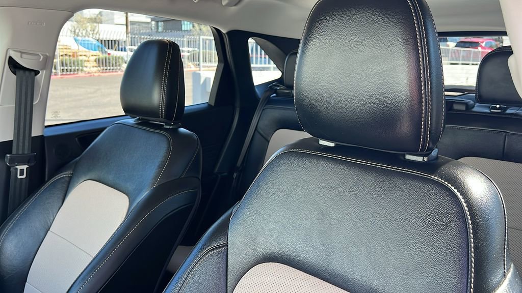 Certified 2022 Ford Escape Titanium w/ Titanium Premium Package image 17