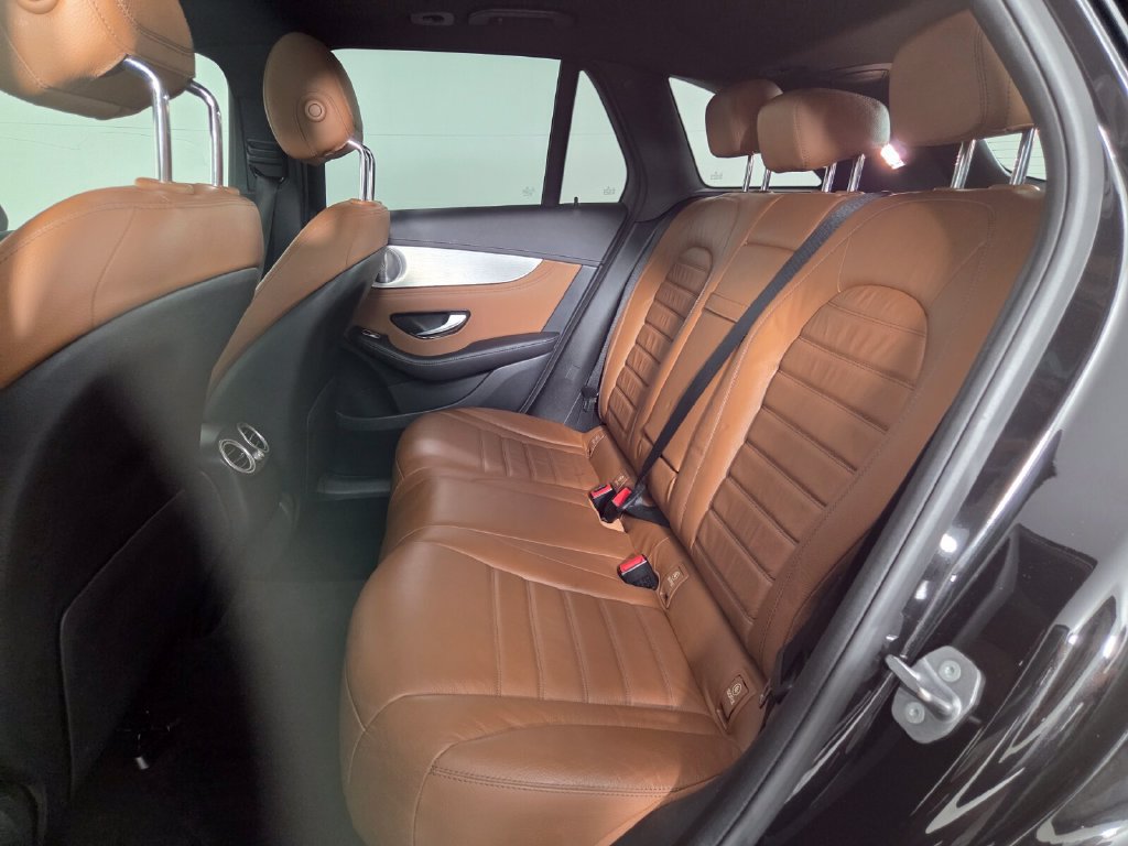 Used 2019 Mercedes-Benz GLC 43 AMG 4MATIC image 23
