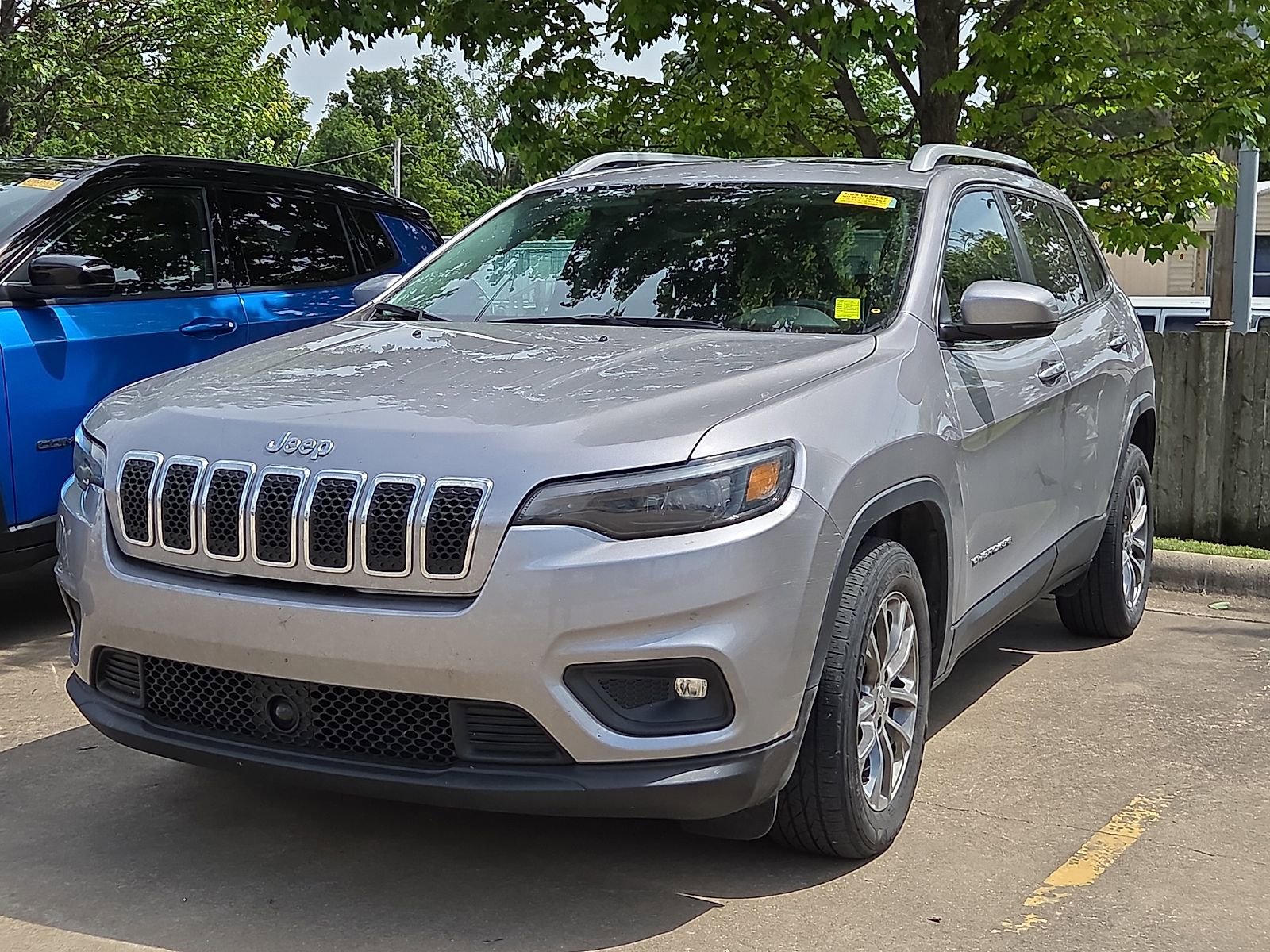 Used 2021 Jeep Cherokee Latitude Plus w/ Sun & Sound Group FWD image 2