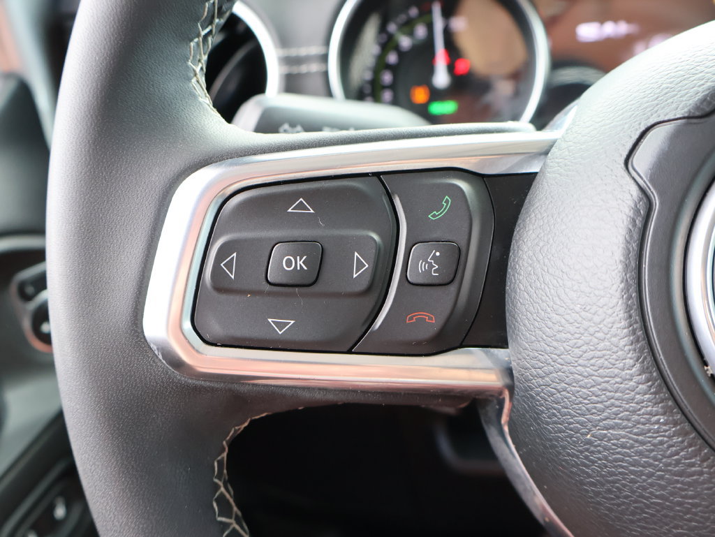 Used 2023 Jeep Wrangler Unlimited Sahara AWD/4WD image 24