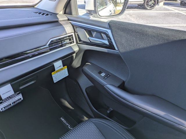 New 2025 Mitsubishi Outlander ES image 17