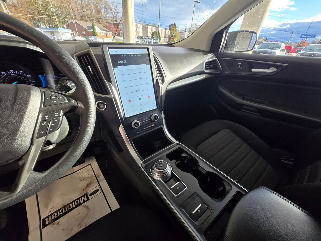 Used 2022 Ford Edge SE image 16