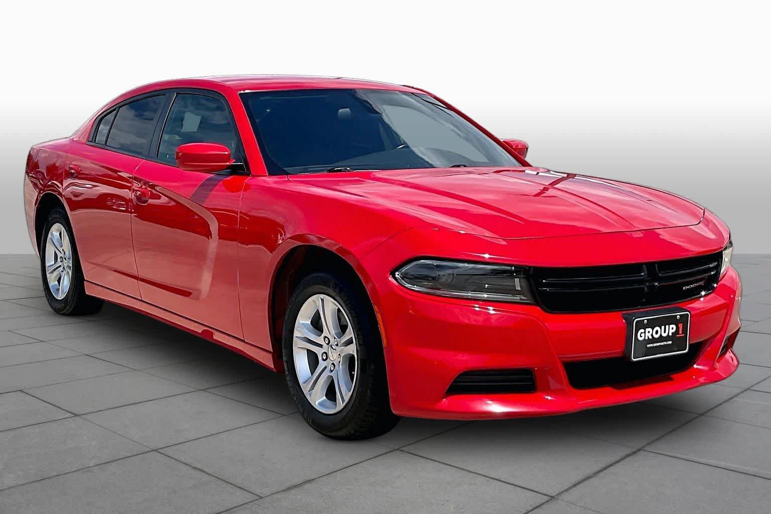 Used 2022 Dodge Charger SXT RWD image 3