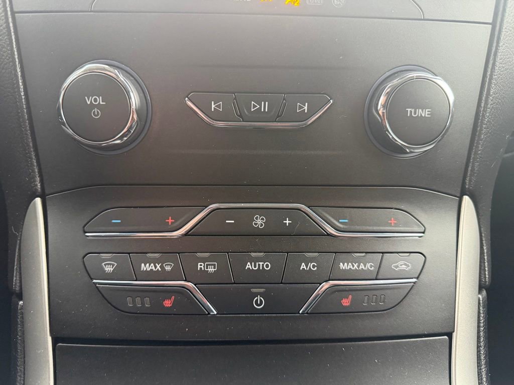 Used 2019 Ford Edge SEL w/ Equipment Group 201A AWD/4WD image 30