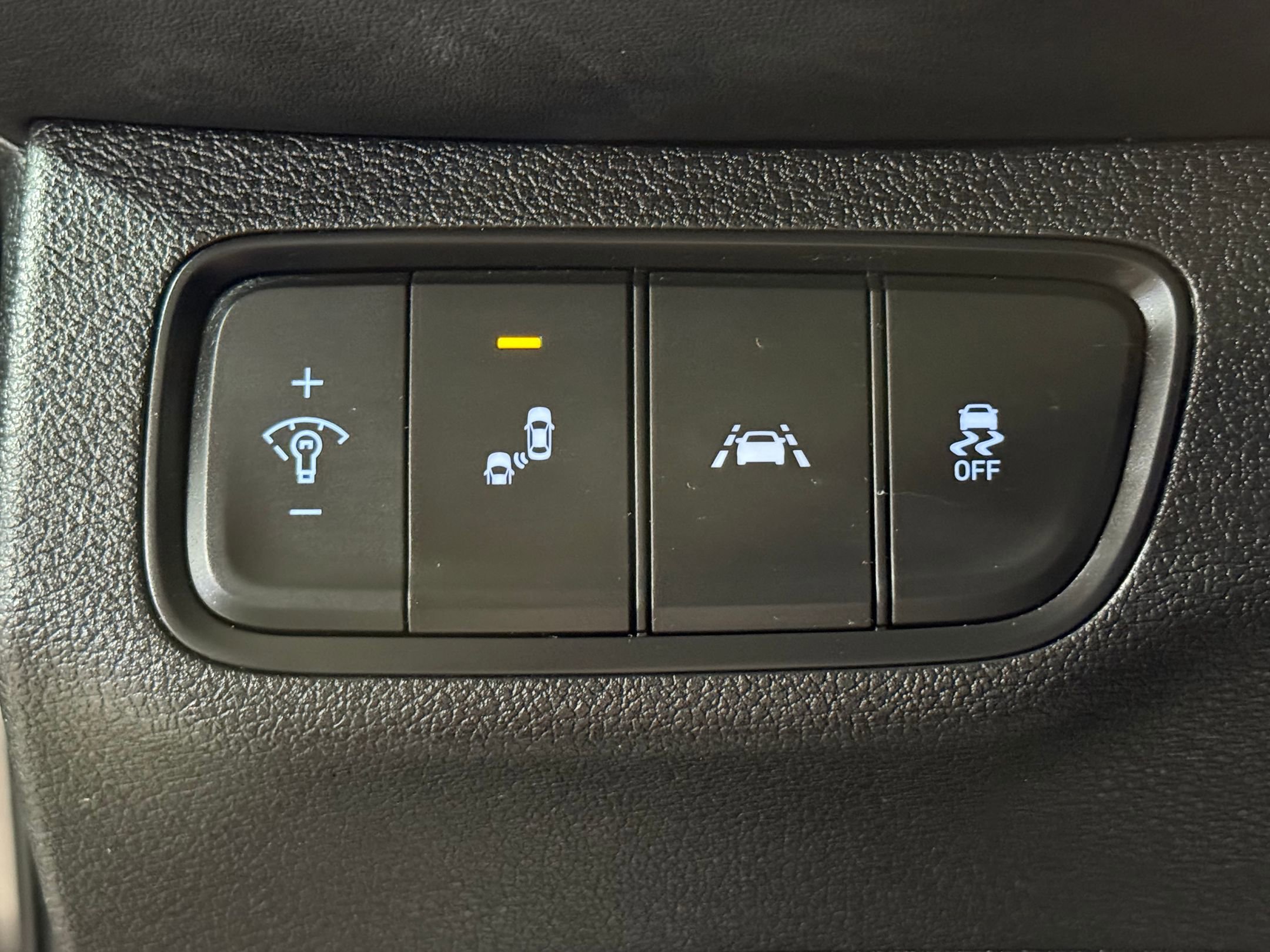 Used 2019 Hyundai Santa Fe SE image 16