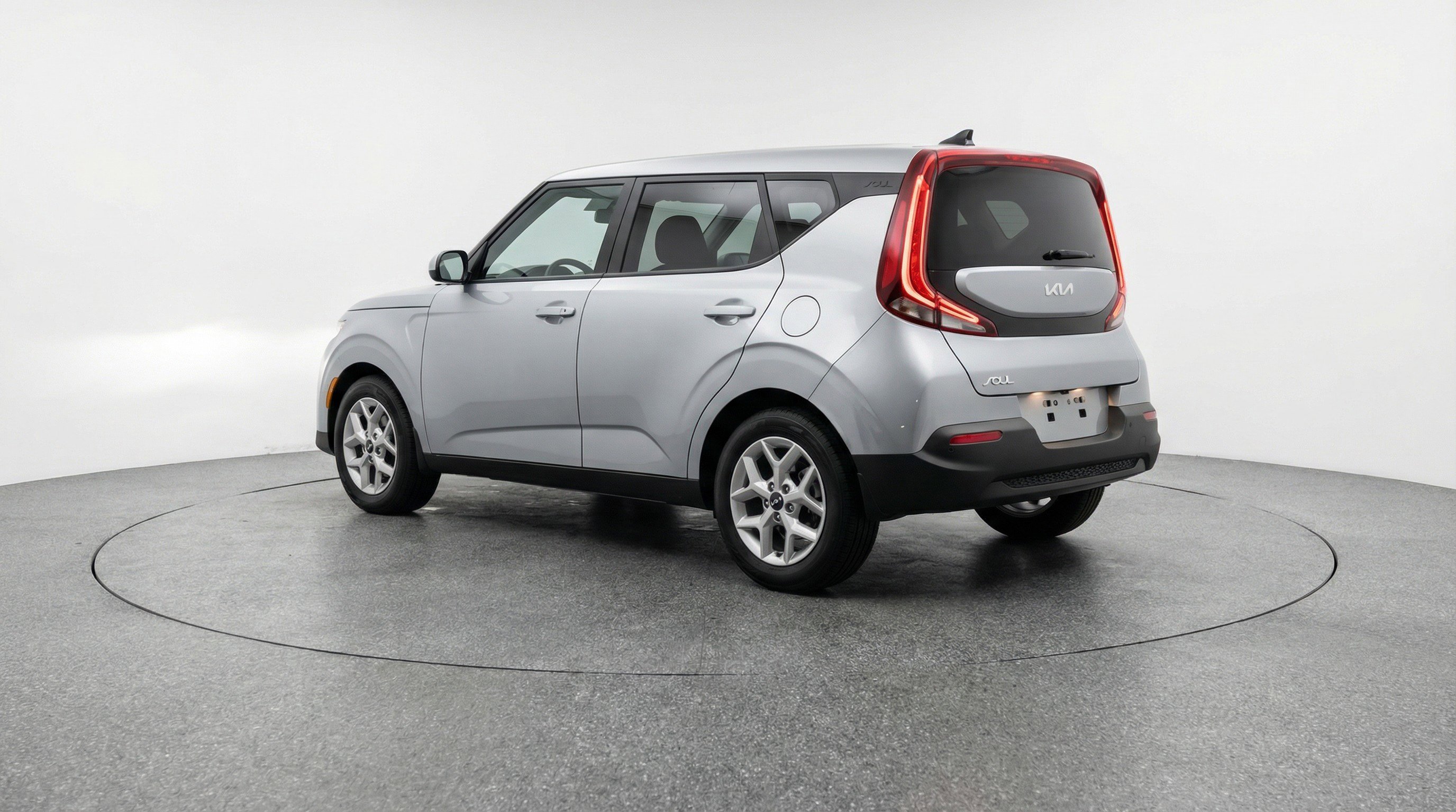 Used 2025 Kia Soul LX w/ LX Technology Package FWD image 6