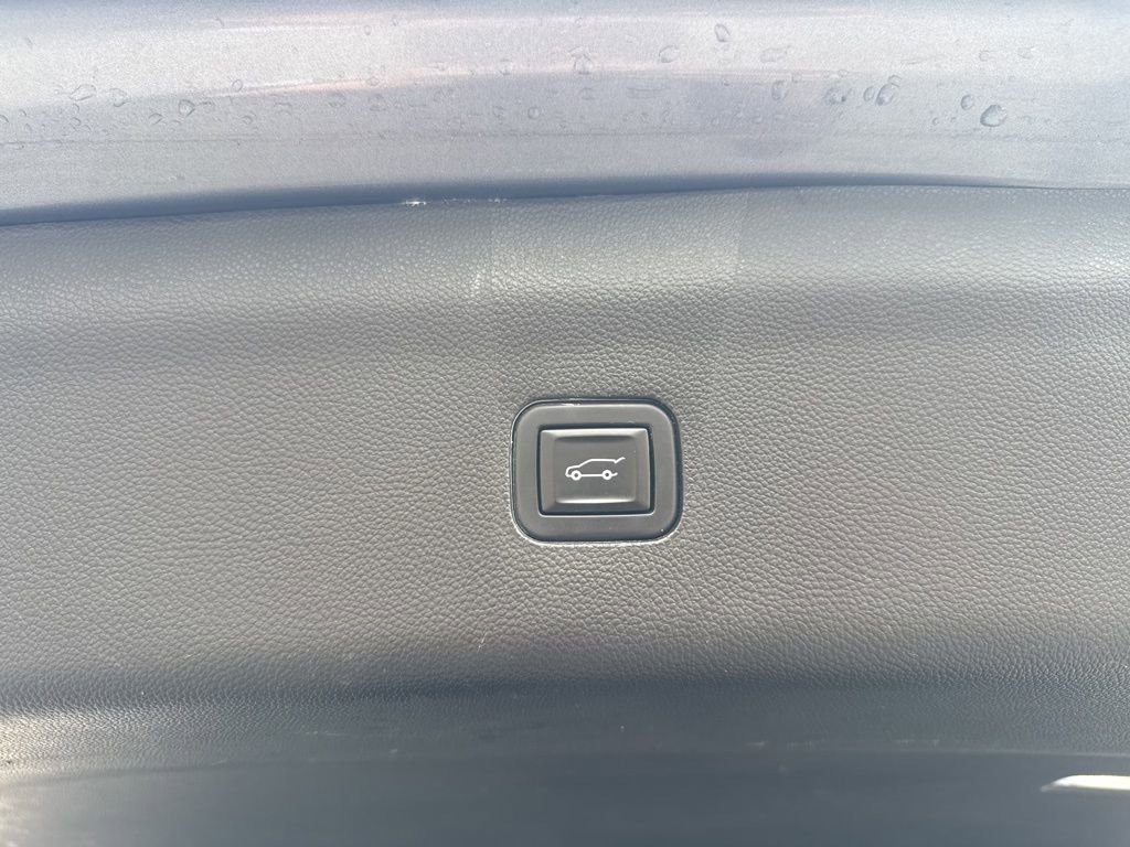 Used 2020 Buick Enclave Preferred w/ LPO, Floor Liner Package image 8