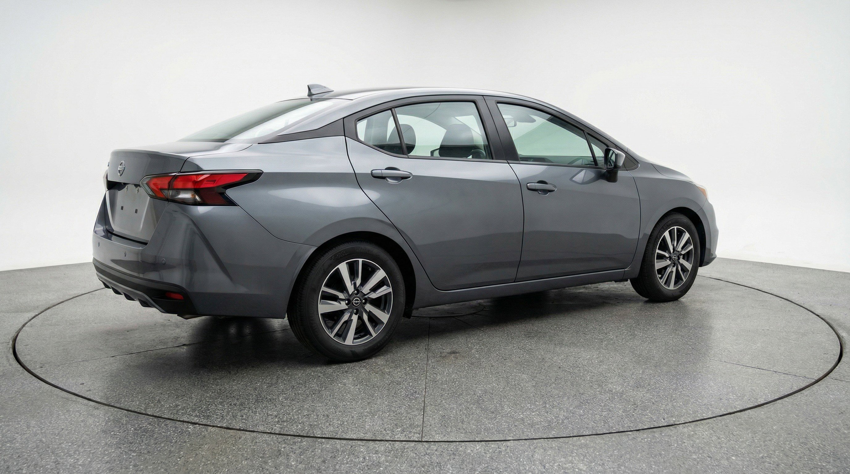 Used 2025 Nissan Versa SV FWD image 9