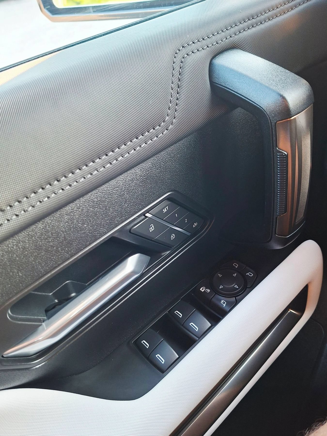 Used 2025 GMC Hummer EV 2X AWD/4WD image 34