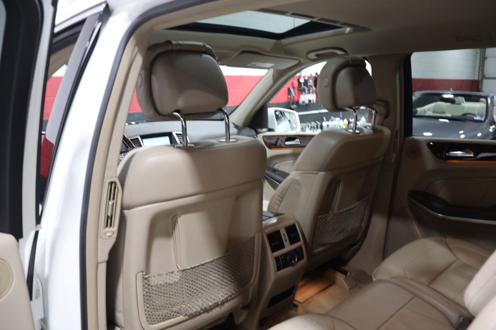 Used 2013 Mercedes-Benz GL 550 4MATIC AMG Sport 4dr Suv image 40