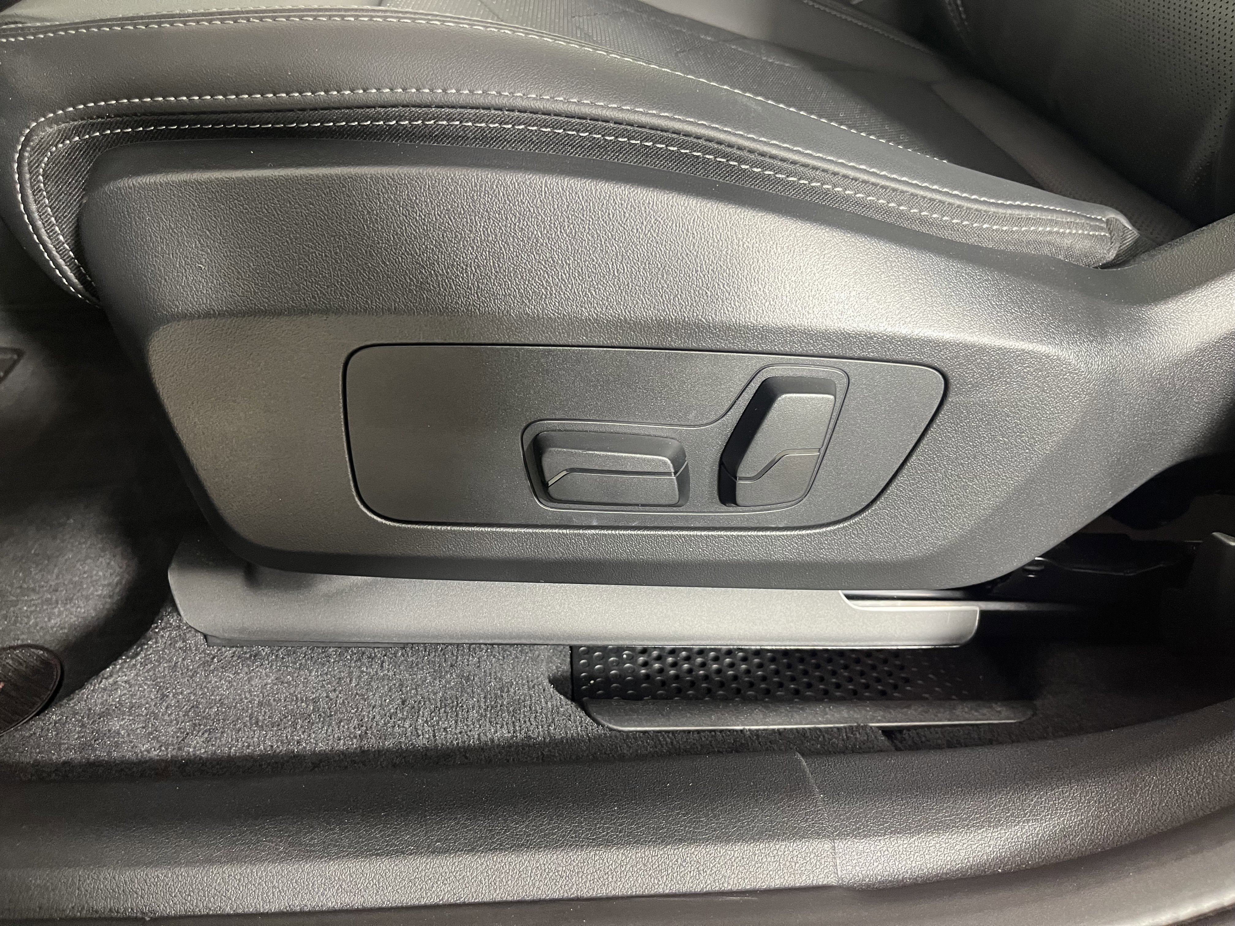 Used 2025 BMW X2 xDrive28i w/ Convenience Package image 20