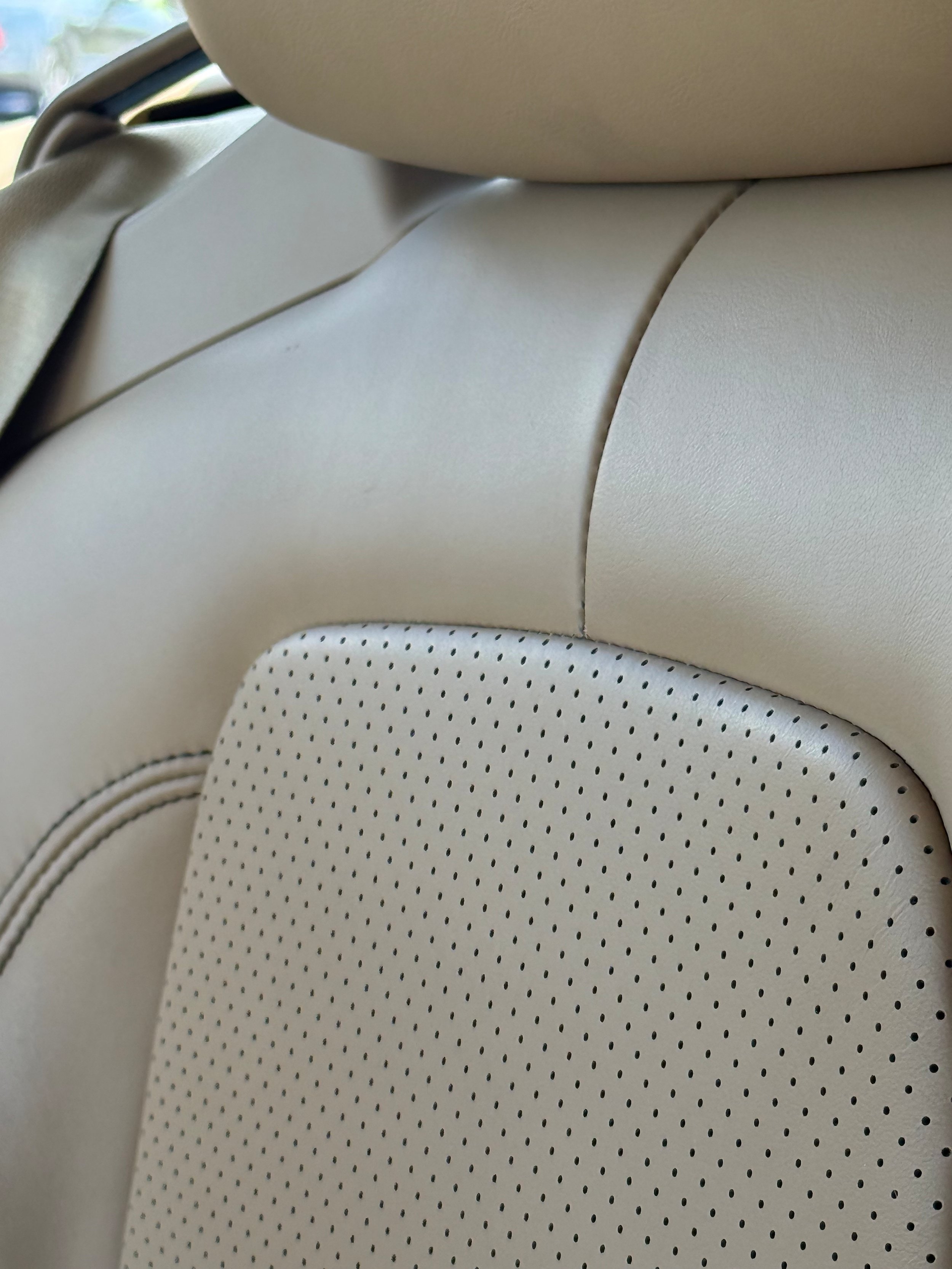 Used 2011 Jaguar XK Convertible RWD image 10