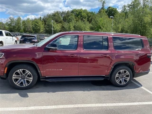 Used 2024 Jeep Wagoneer L Series II w/ Flexible Seating Group AWD/4WD image 18