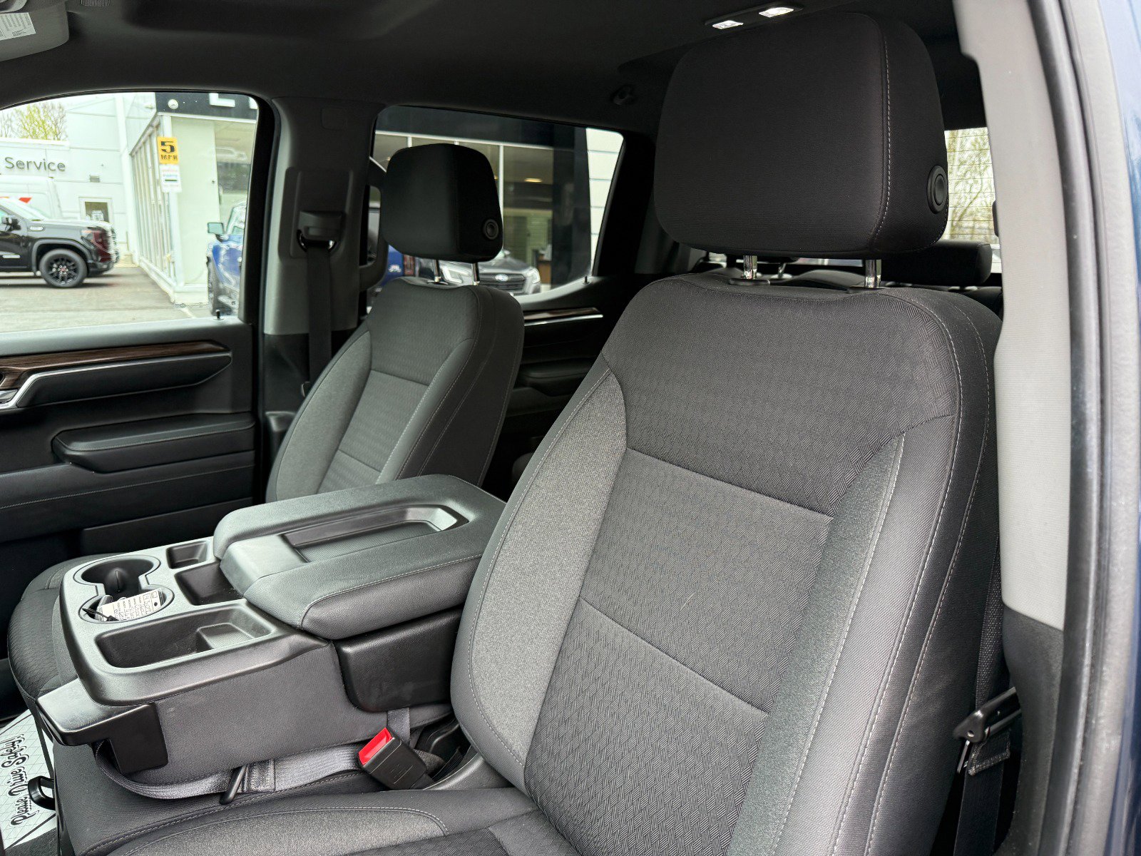 Used 2022 Chevrolet Silverado 1500 LT AWD/4WD image 14