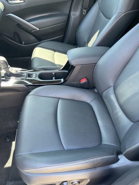 Used 2025 Toyota Corolla Cross XLE w/ Convenience Package AWD/4WD image 12