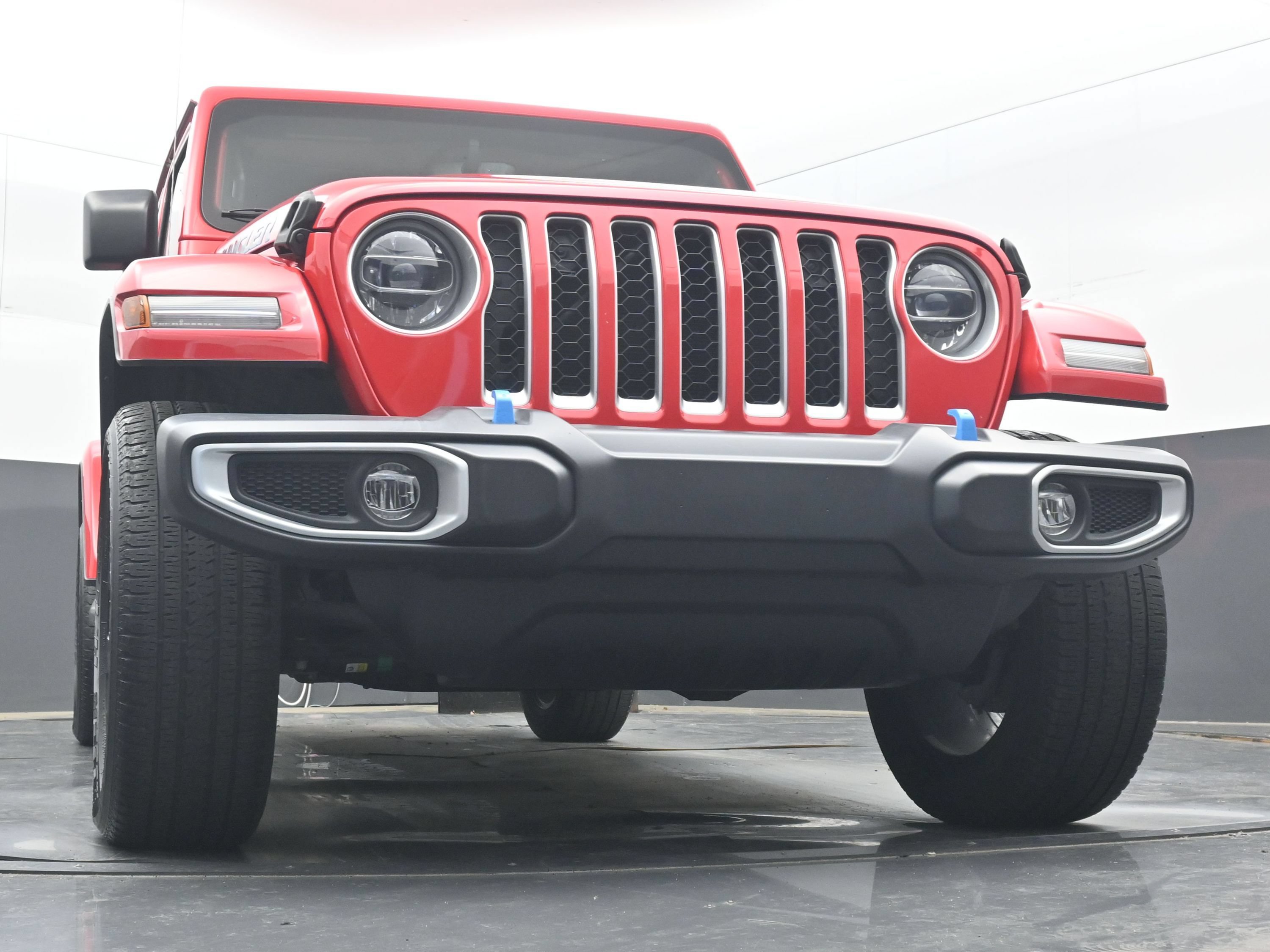 Used 2022 Jeep Wrangler Unlimited Sahara w/ Cold Weather Group AWD/4WD image 25