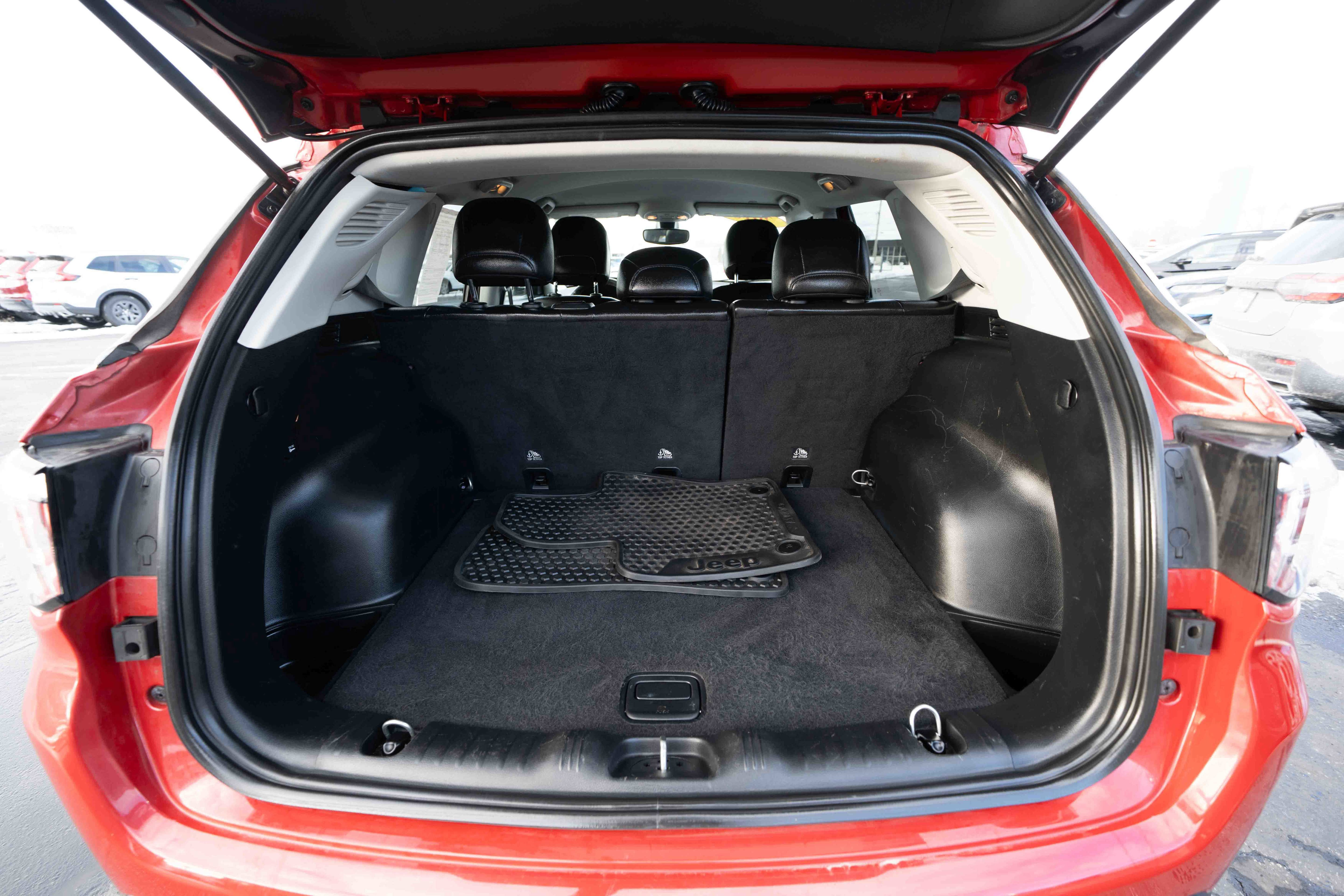 Used 2018 Jeep Compass Latitude image 28