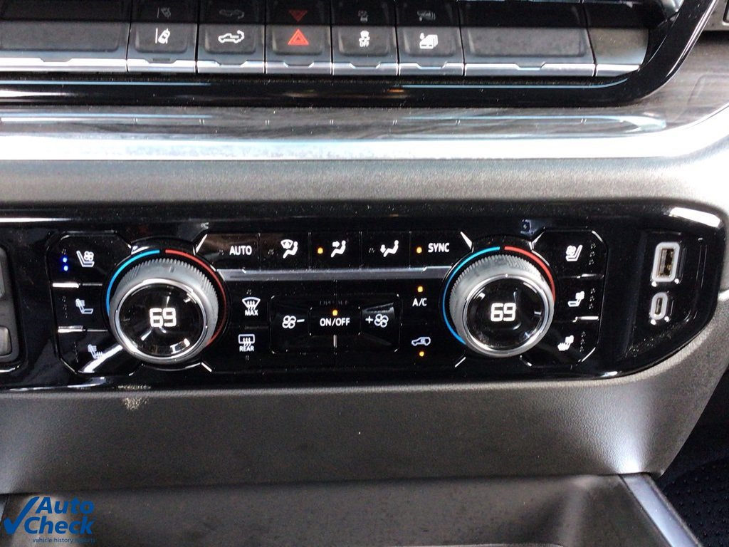 Used 2025 Chevrolet Silverado 2500 LTZ w/ LTZ Convenience Package image 29