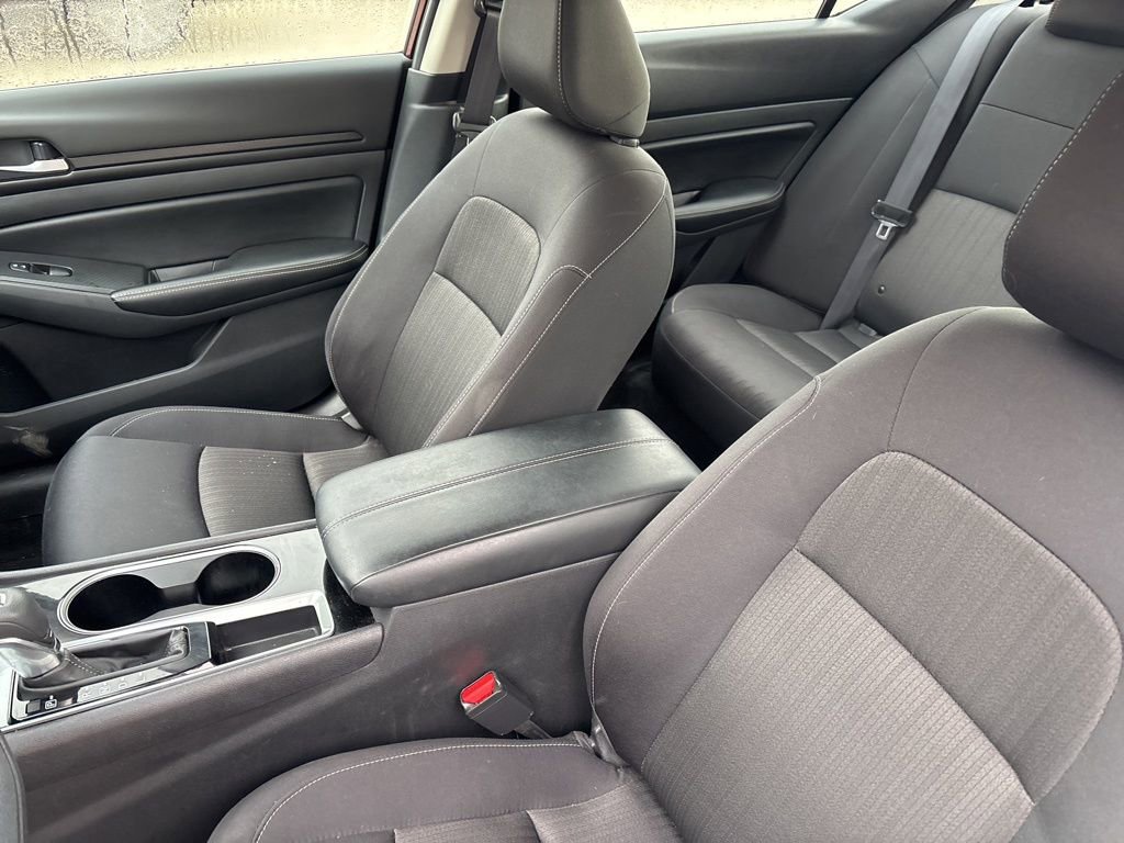 Used 2024 Nissan Altima 2.5 SV image 11