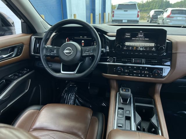 Used 2022 Nissan Pathfinder Platinum w/ Cargo Package image 17