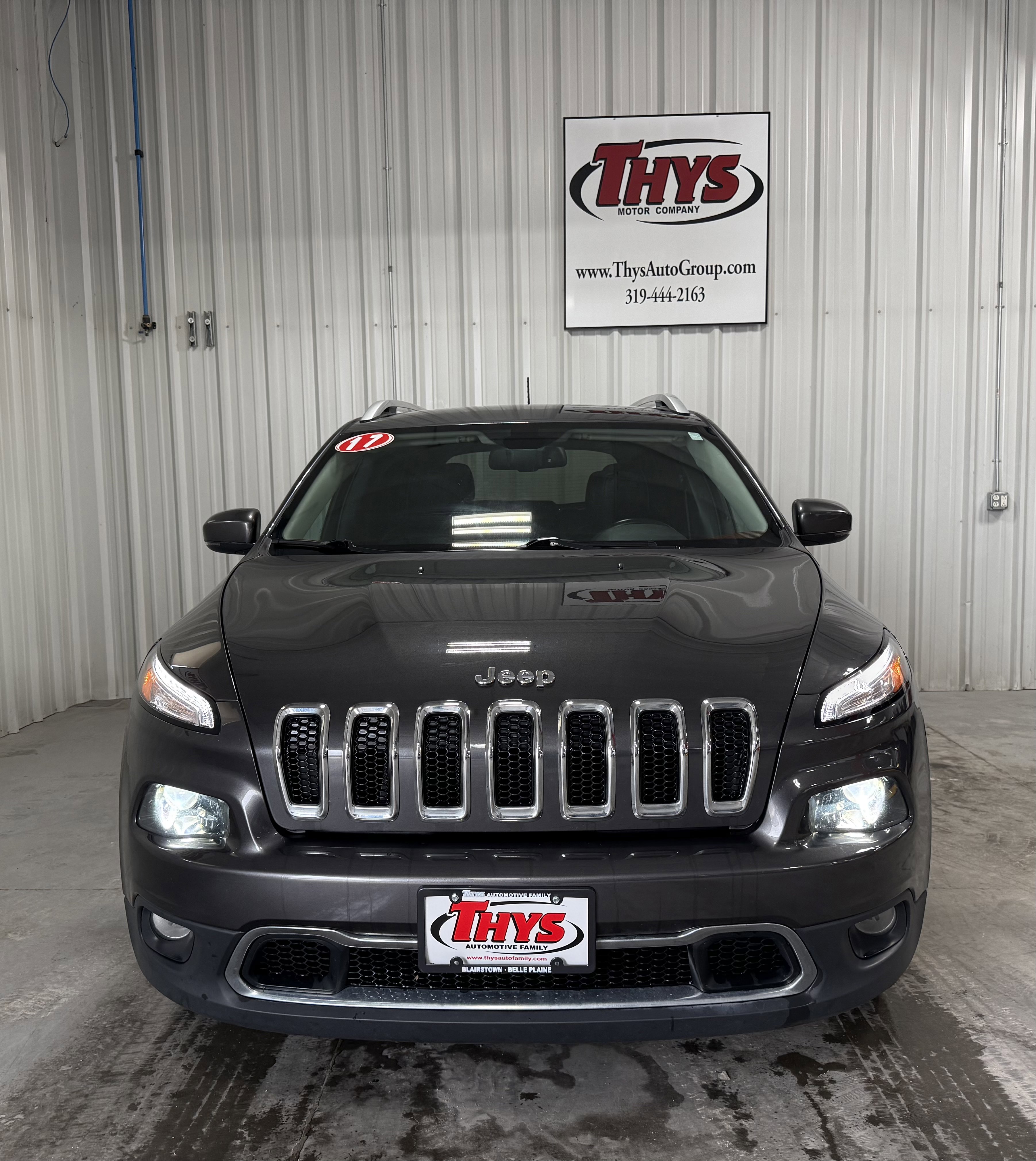 Used 2017 Jeep Cherokee Limited FWD image 16