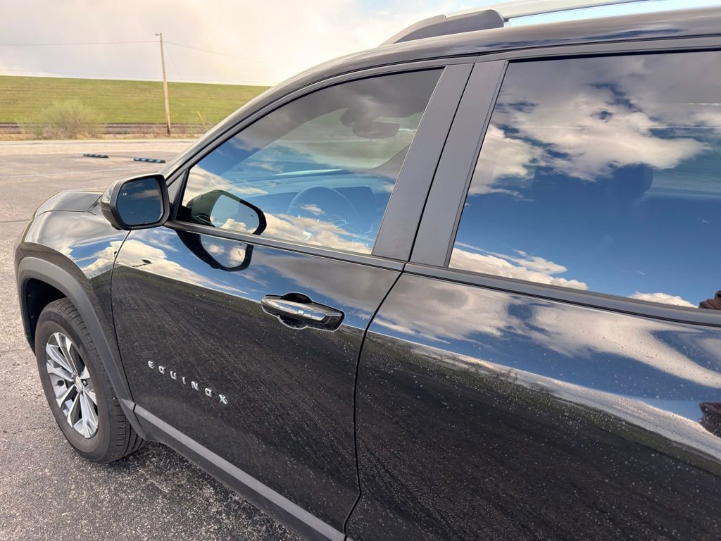 Used 2025 Chevrolet Equinox LT w/ Convenience Package II AWD/4WD image 13