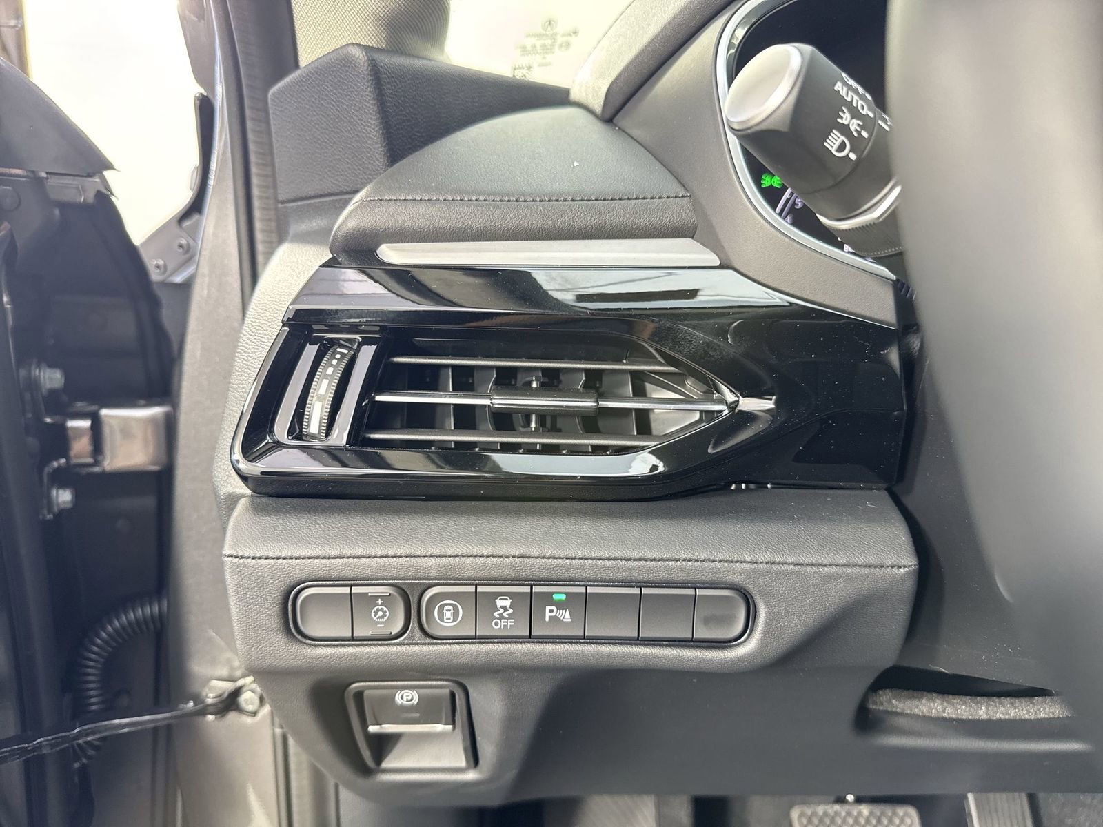 Used 2026 Acura MDX SH-AWD w/ Technology Package image 14