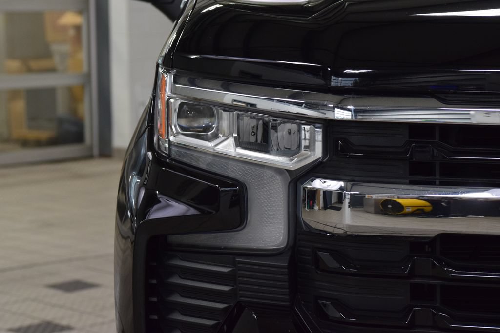Used 2024 Chevrolet Silverado 1500 LT AWD/4WD image 12