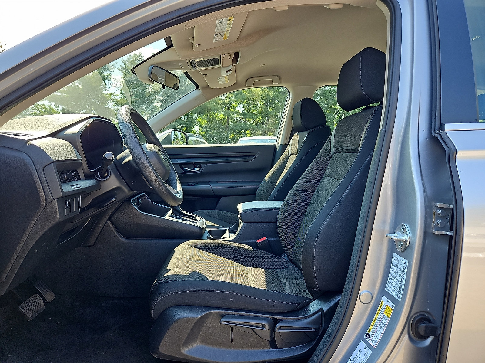 Used 2023 Honda CR-V LX image 14