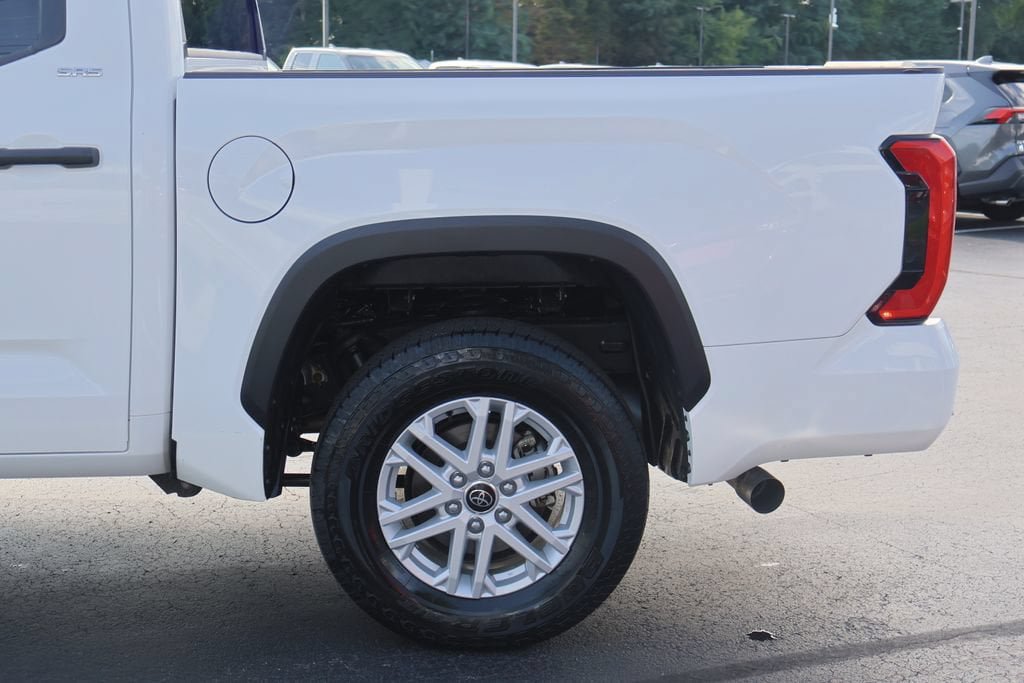 Used 2024 Toyota Tundra SR5 w/ SR5 Convenience Package AWD/4WD image 4