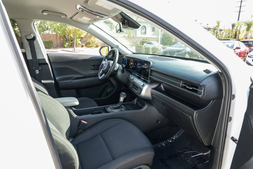 Used 2025 Hyundai Kona SEL FWD image 22