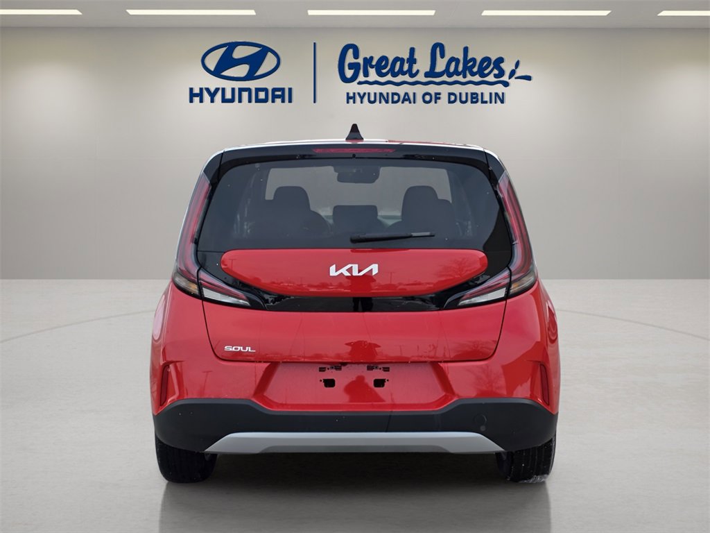Used 2025 Kia Soul LX w/ LX Technology Package image 4
