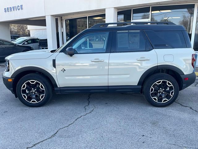 Used 2025 Ford Bronco Sport Outer Banks w/ Outer Banks Tech Package+ image 2