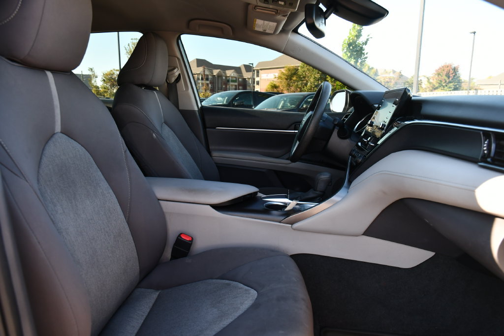 Used 2021 Toyota Camry LE w/ Convenience Package FWD image 36