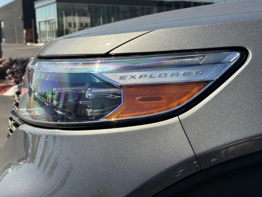 Used 2023 Ford Explorer King Ranch w/ Class IV Trailer Tow Package image 25