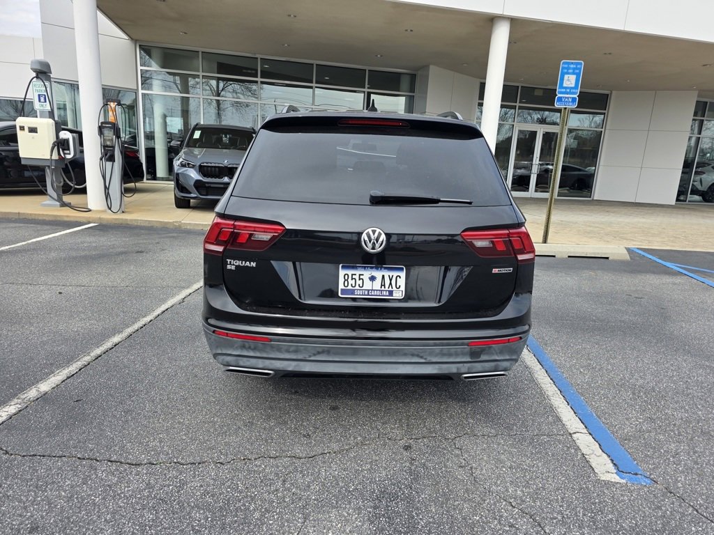 Used 2019 Volkswagen Tiguan SE w/ Panoramic Sunroof Package image 12