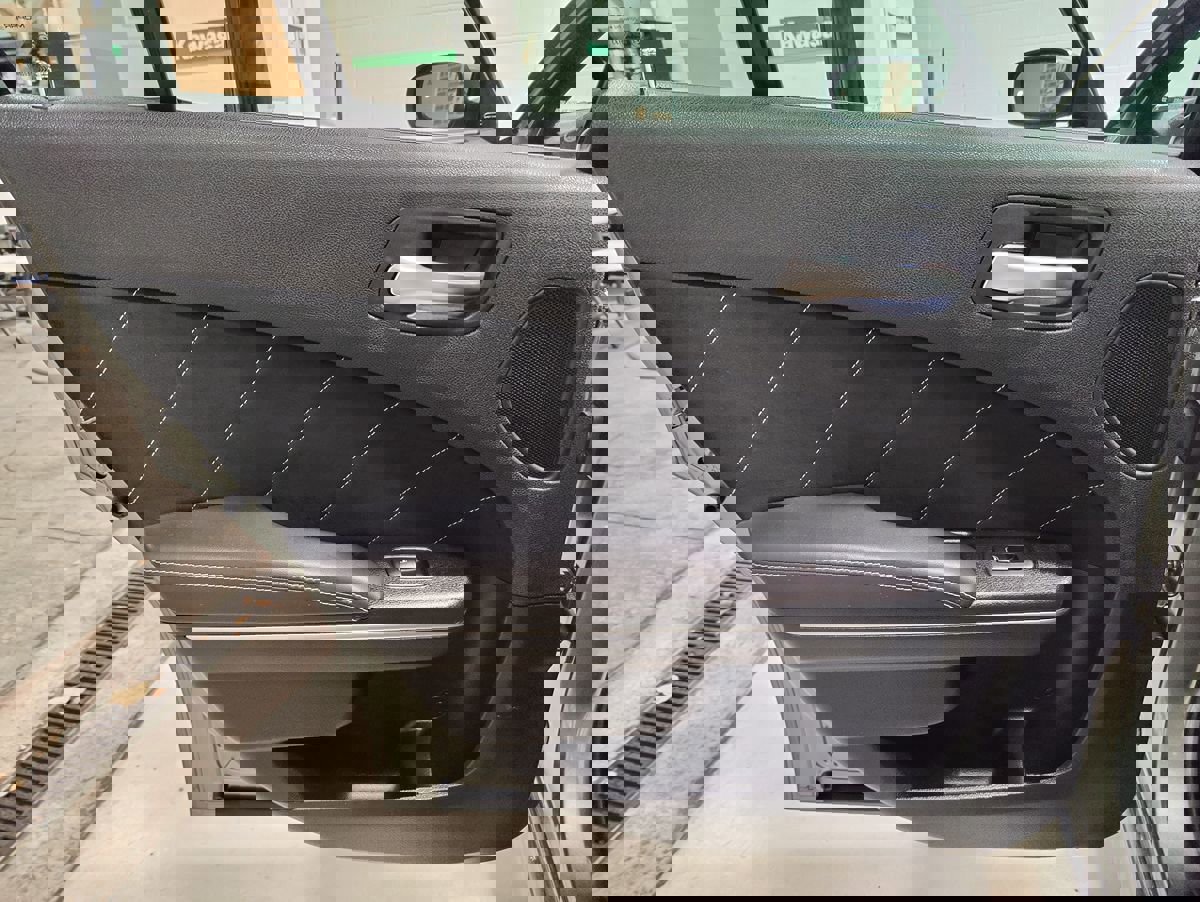 Used 2012 Dodge Charger SRT8 w/ Adaptive Cruise Control Group image 50