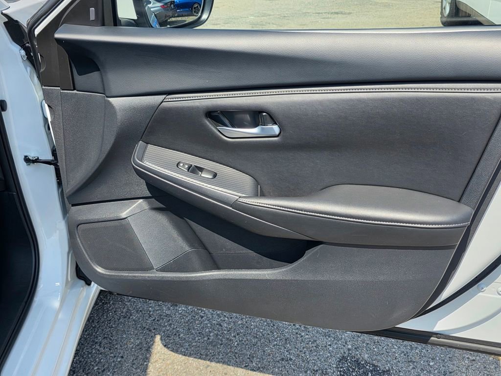Used 2025 Nissan Sentra SV FWD image 24