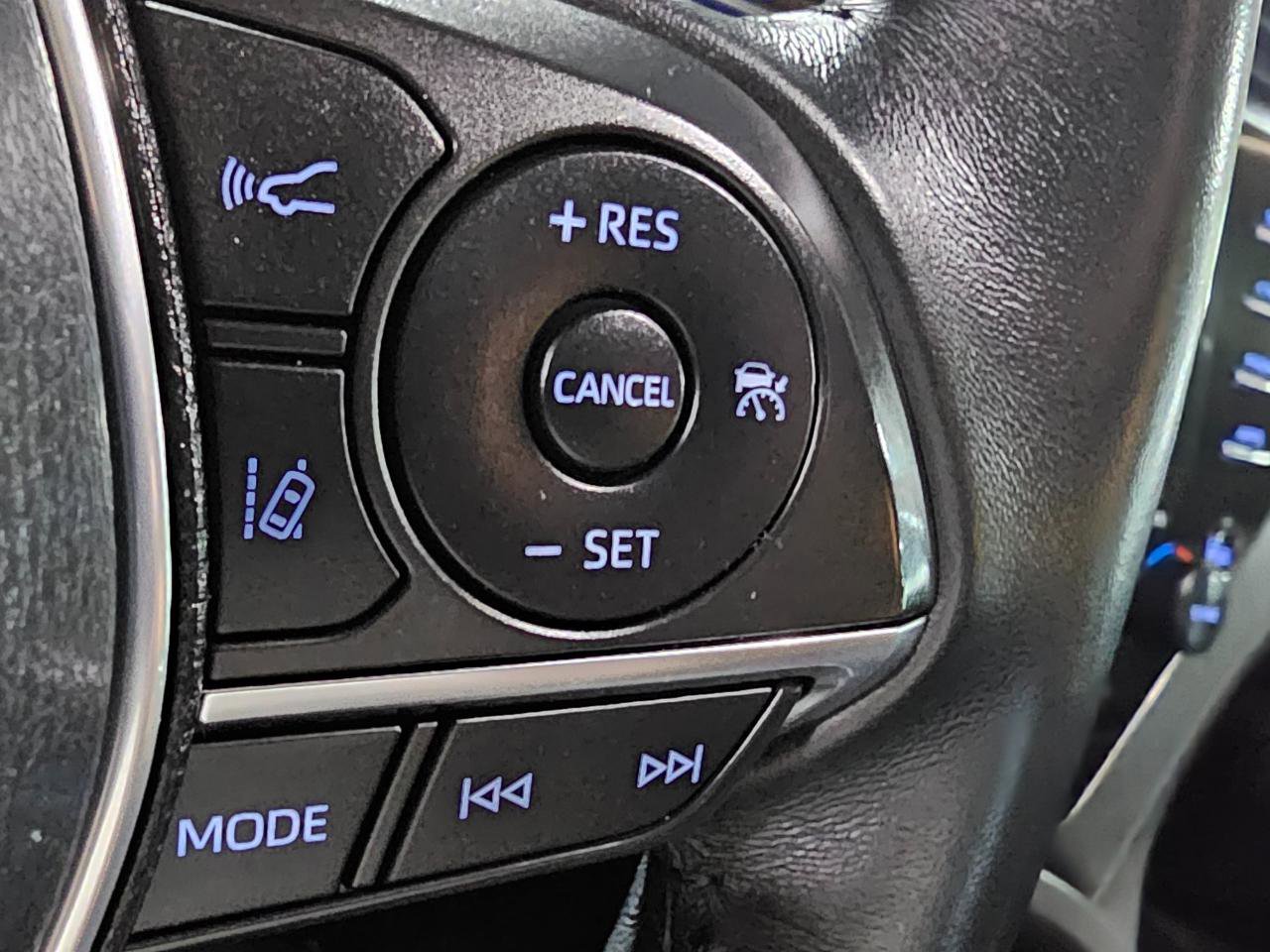 Used 2020 Toyota Camry XSE image 35