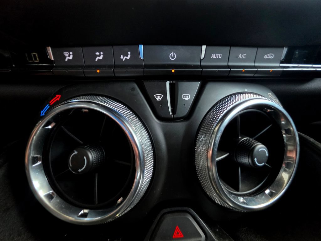 Used 2023 Chevrolet Camaro LT RWD image 33
